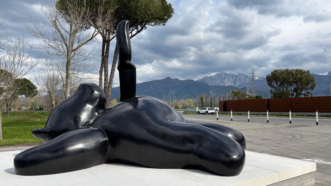 Poor Teddy in Repose è l’opera (motivo del contendere) di Rachel Lee Hovnanian