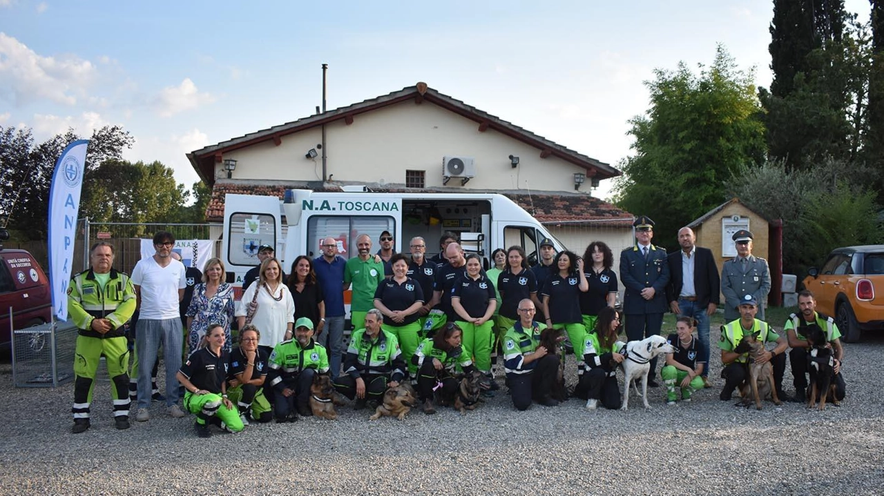 Con la donazione del veicolo va in porto un sogno di Anpana in ricordo di Roberta: volontaria dell’associazione, scomparsa da alcuni anni Con la donazione del veicolo va in porto un sogno di Anpana in ricordo di Roberta: volontaria dell’associazione, scomparsa da alcuni anni