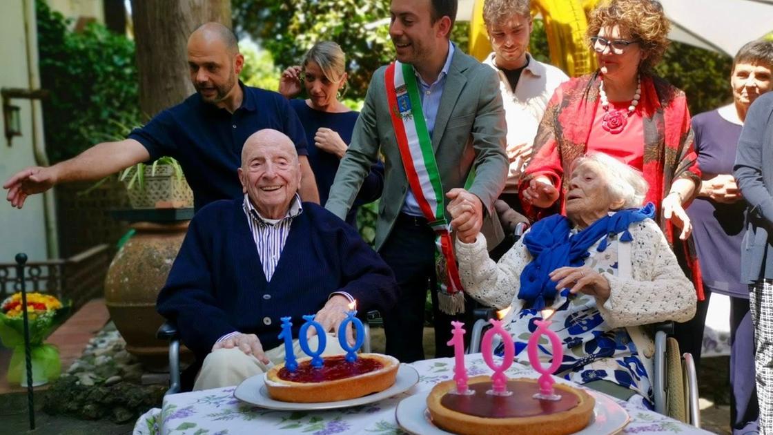 https://www.lanazione.it/image-service/view/acePublic/alias/contentid/M2E5NThiZjEtMDcyZS00/0/la-festa-per-i-due-gemelli-centenari-paola-e-paolo-anzidei-a-bagno-a-ripoli.jpeg?f=16:9&w=1200&h=630