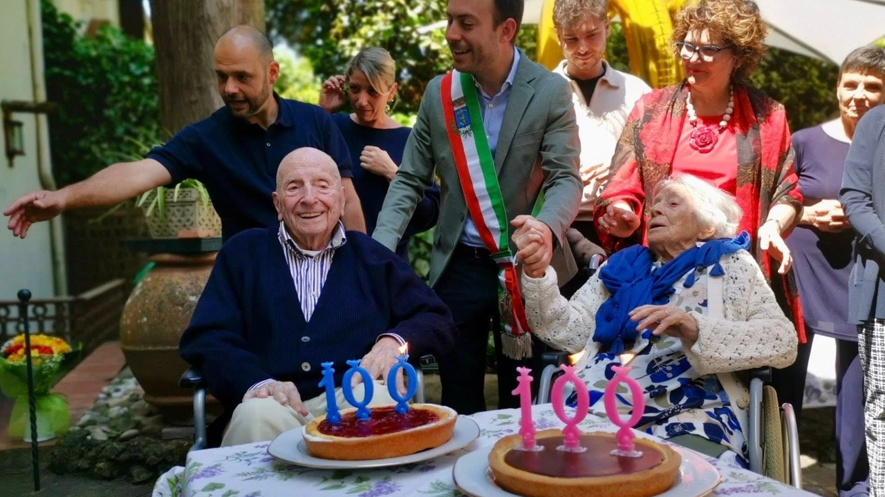 La festa per i due gemelli centenari Paola e Paolo Anzidei a Bagno a Ripoli