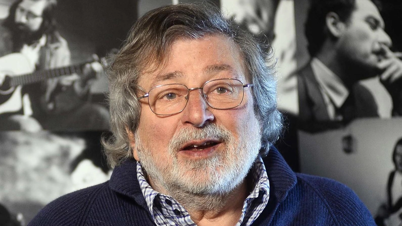 Il nuovo volume di racconti di Francesco Guccini, "Così eravamo", sarà presentato il 5 dicembre a Pistoia per il premio internazionale Ceppo, con la partecipazione di importanti figure del panorama culturale. Prenotazione obbligatoria. Il nuovo volume di racconti di Francesco Guccini, "Così eravamo", sarà presentato il 5 dicembre a Pistoia per il premio internazionale Ceppo, con la partecipazione di importanti figure del panorama culturale. Prenotazione obbligatoria.