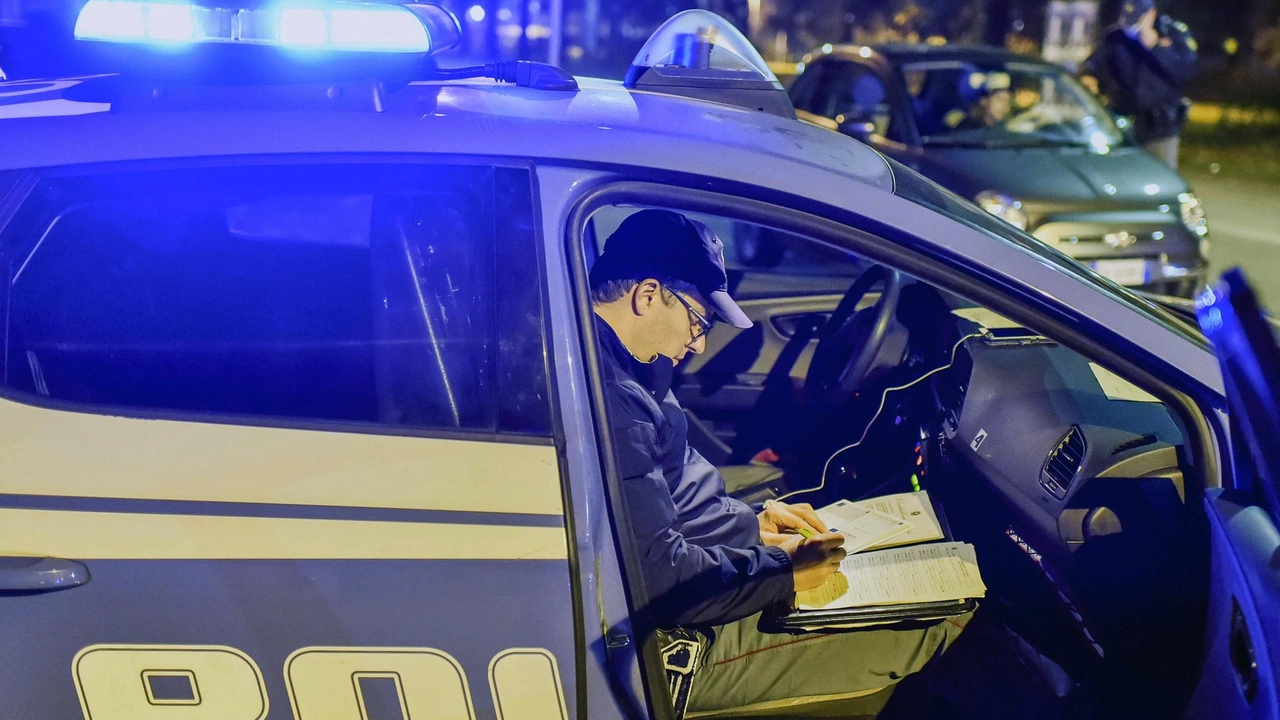 Piazza Santa Caterina, notte di caos, indagano la squadra mobile e i carabinieri. Sarebbe coinvolta la stessa banda che aggredì Zackaria, il 18enne che ebbe 40 giorni di prognosi . Piazza Santa Caterina, notte di caos, indagano la squadra mobile e i carabinieri. Sarebbe coinvolta la stessa banda che aggredì Zackaria, il 18enne che ebbe 40 giorni di prognosi .