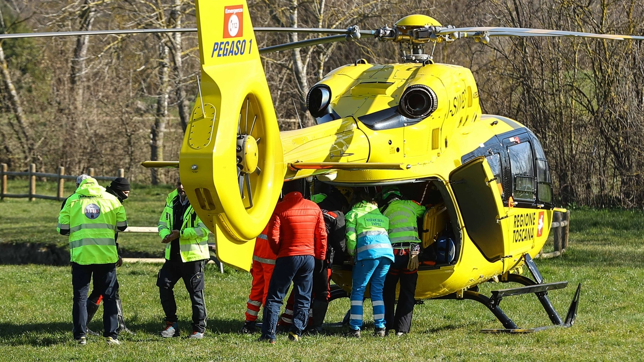 La donna è stata trasportata con l'elisoccorso Pegaso all'ospedale Cisanello di Pisa (foto repertorio) La donna è stata trasportata con l'elisoccorso Pegaso all'ospedale Cisanello di Pisa (foto repertorio)