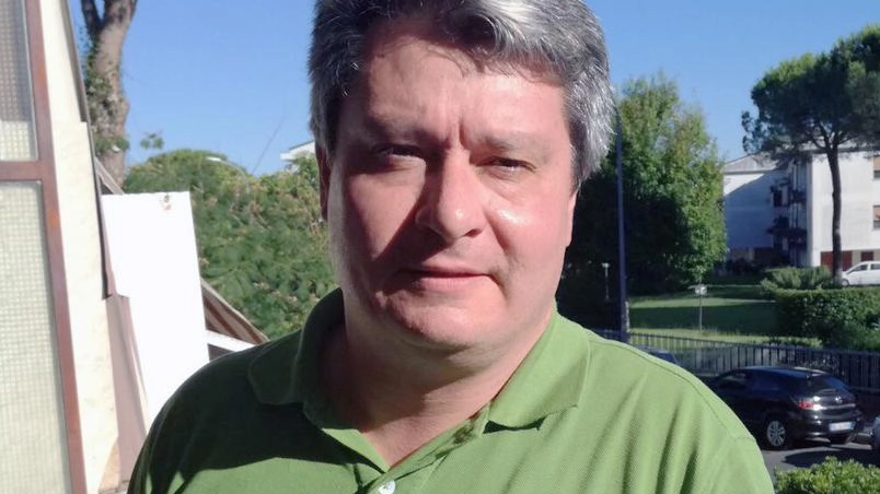 L’assessore Alberto Giarelli ribatte alle critiche mosse dal centrosinistra "Chi parla ignora i fatti. Sulle maglia della squadra c’è il nome della Regione". L’assessore Alberto Giarelli ribatte alle critiche mosse dal centrosinistra "Chi parla ignora i fatti. Sulle maglia della squadra c’è il nome della Regione".