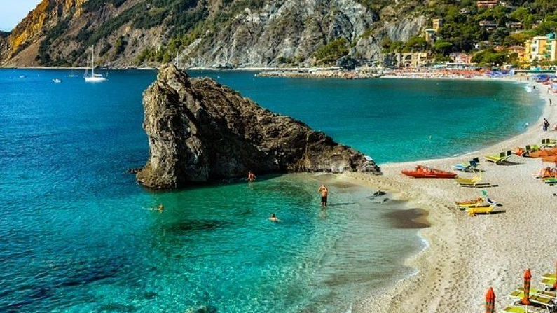 Uno zeffiro che brilla in mare