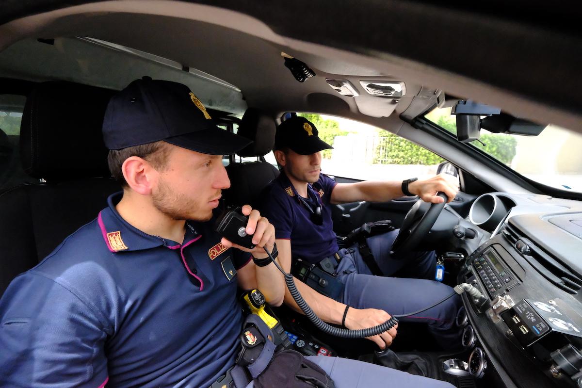 Colpo grosso in pieno centro a Forte dei Marmi, rubate valigie lasciate in auto. Contenevano gioielli e diamanti Colpo grosso in pieno centro a Forte dei Marmi, rubate valigie lasciate in auto. Contenevano gioielli e diamanti