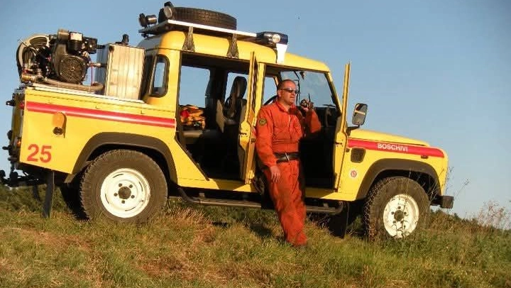 Gabriele Sacchi durante un servizio: era un pilastro della Vigilanza antincendi boschivi di Limite sull’Arno Gabriele Sacchi durante un servizio: era un pilastro della Vigilanza antincendi boschivi di Limite sull’Arno