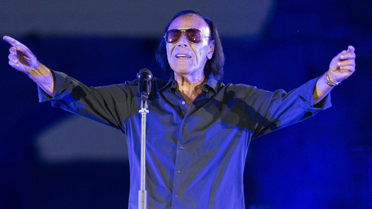 La notte prima degli esami non è mai finita: il grande cantautore romano è stasera in piazza Napoleone La notte prima degli esami non è mai finita: il grande cantautore romano è stasera in piazza Napoleone