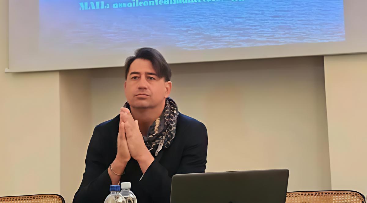 https://www.lanazione.it/image-service/view/acePublic/alias/contentid/M2EzYTExZjMtYjI3ZS00/0/pecorelli-fra-un-mese-la-sentenza-condizioni-disumane-nel-carcere-lambasciata-potrebbe-fare-di-piu.jpeg?f=1.91:1&w=1200