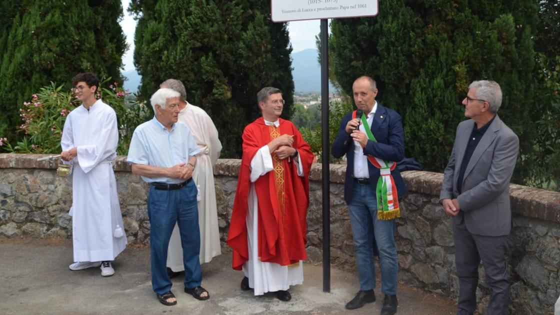Intitolato al vescovo Anselmo il piazzale di Monte San Quirico