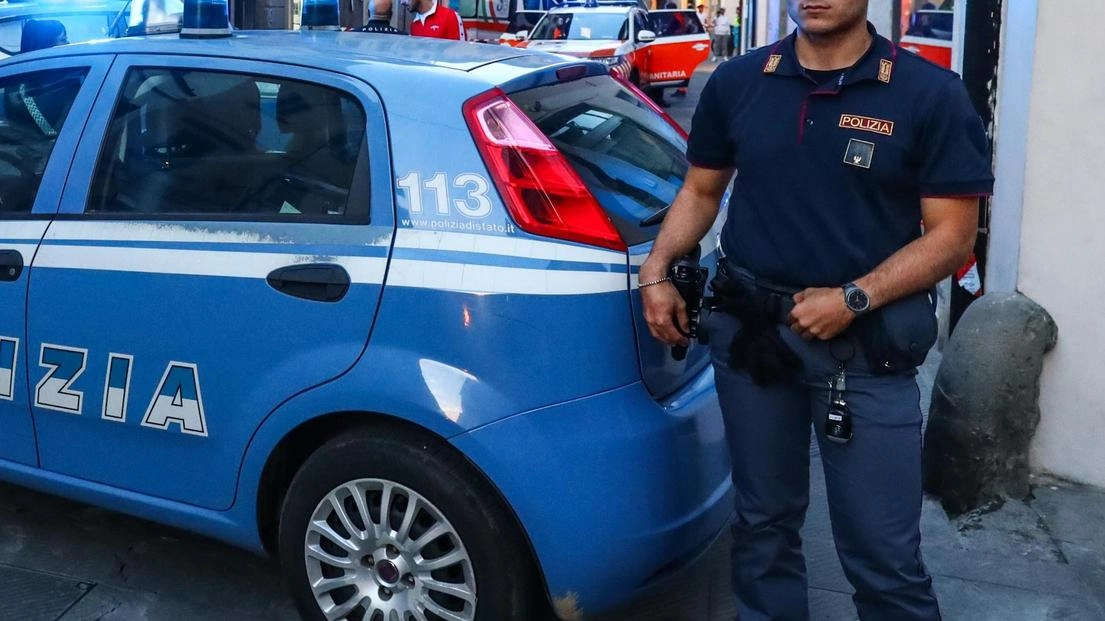 Un tributarista spezzino di 59 anni è agli arresti domiciliari per tentato omicidio: avrebbe aggredito un rivale in amore con un coltello. La lite, legata a una donna, è sfociata in violenza vicino al castello di San Giorgio. La vittima è stata gravemente ferita e operata d'urgenza. Un tributarista spezzino di 59 anni è agli arresti domiciliari per tentato omicidio: avrebbe aggredito un rivale in amore con un coltello. La lite, legata a una donna, è sfociata in violenza vicino al castello di San Giorgio. La vittima è stata gravemente ferita e operata d'urgenza.