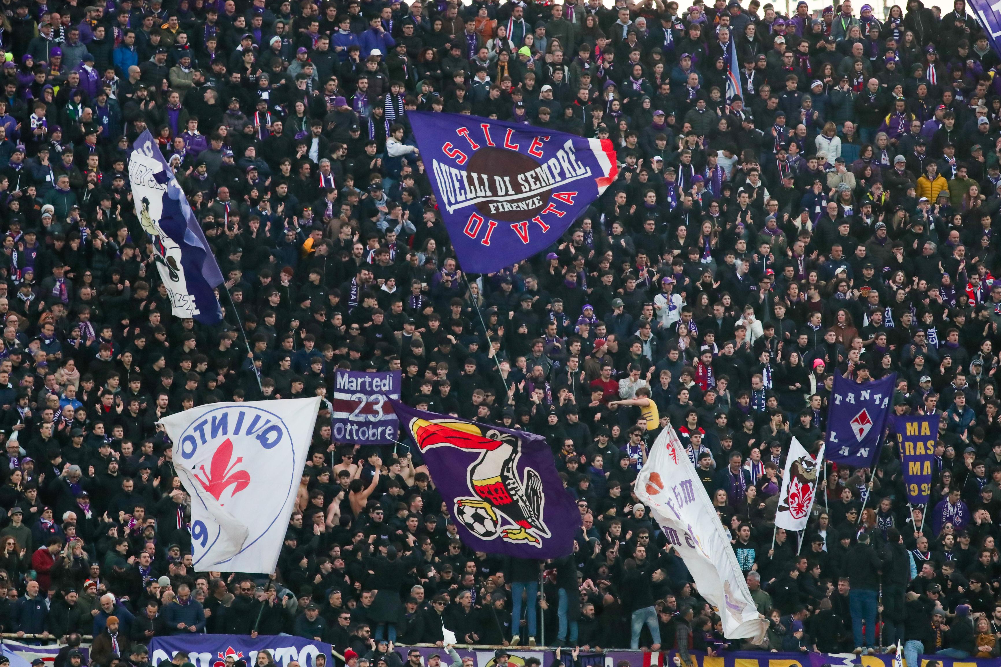 Fiorentina coreografia da Lanazione.it fiorentina coreografia offensiva contro la juve in curva ferrovia 50mila euro di multa alla società viola