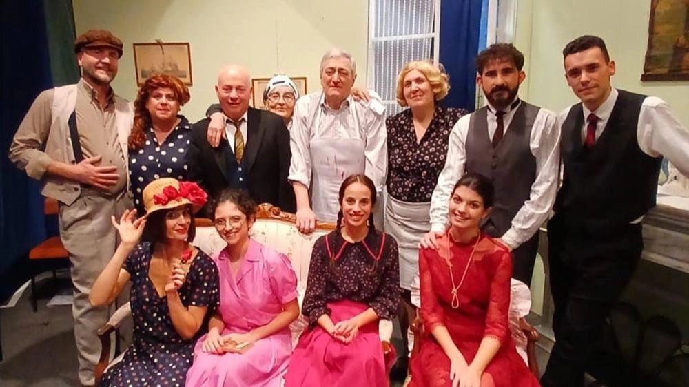 La compagnia teatrale La Loggetta sarà in scena al Moderno sabato 8 marzo con la commedia brillante «La moglie bella» di Bruno Carbocci, regia di Perla Caramelli La compagnia teatrale La Loggetta sarà in scena al Moderno sabato 8 marzo con la commedia brillante «La moglie bella» di Bruno Carbocci, regia di Perla Caramelli