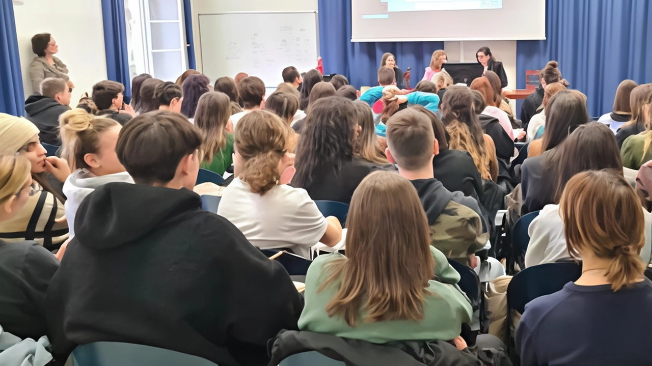 Pubblicati due bandi per l’accesso ai corsi di Dottorato di Ricerca con sede amministrativa presso l’Università di Siena. Sono complessivamente... Pubblicati due bandi per l’accesso ai corsi di Dottorato di Ricerca con sede amministrativa presso l’Università di Siena. Sono complessivamente...