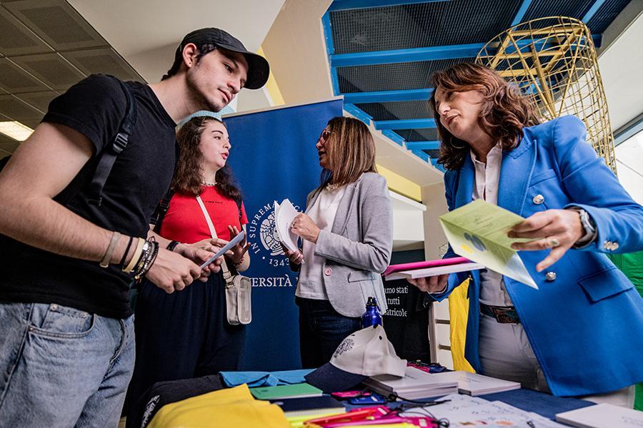 Università, al via il semestre filtro a Firenze per 1.730 aspiranti medici. Il 60% segue in presenza Università, al via il semestre filtro a Firenze per 1.730 aspiranti medici. Il 60% segue in presenza