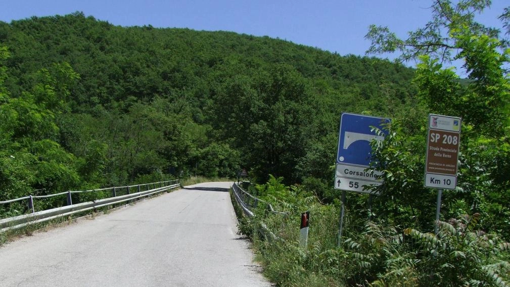 Sarà istituito il senso alternato con semaforo: accesso ai mezzi di soccorso Sarà istituito il senso alternato con semaforo: accesso ai mezzi di soccorso