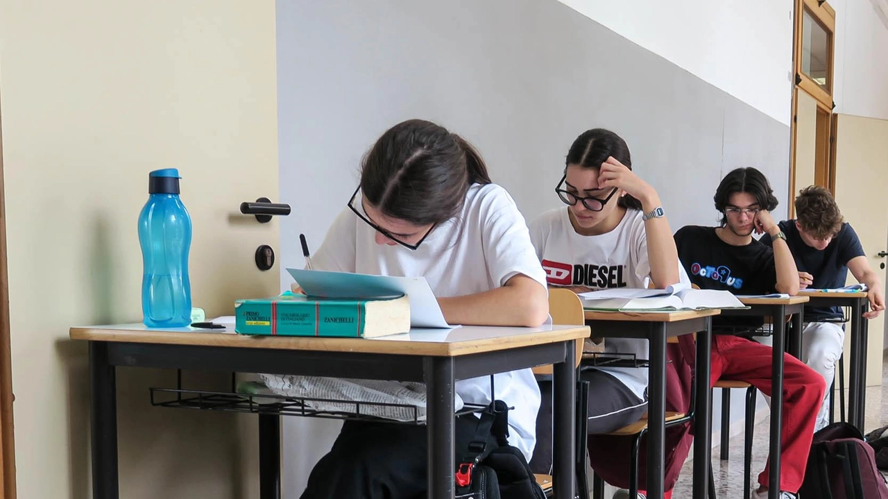 Esame di Stato al via per duemilacinquecento studenti del territorio provinciale. Percorsi personalizzati per gli studenti con disabilità o bisogni educativi speciali . . Esame di Stato al via per duemilacinquecento studenti del territorio provinciale. Percorsi personalizzati per gli studenti con disabilità o bisogni educativi speciali . .