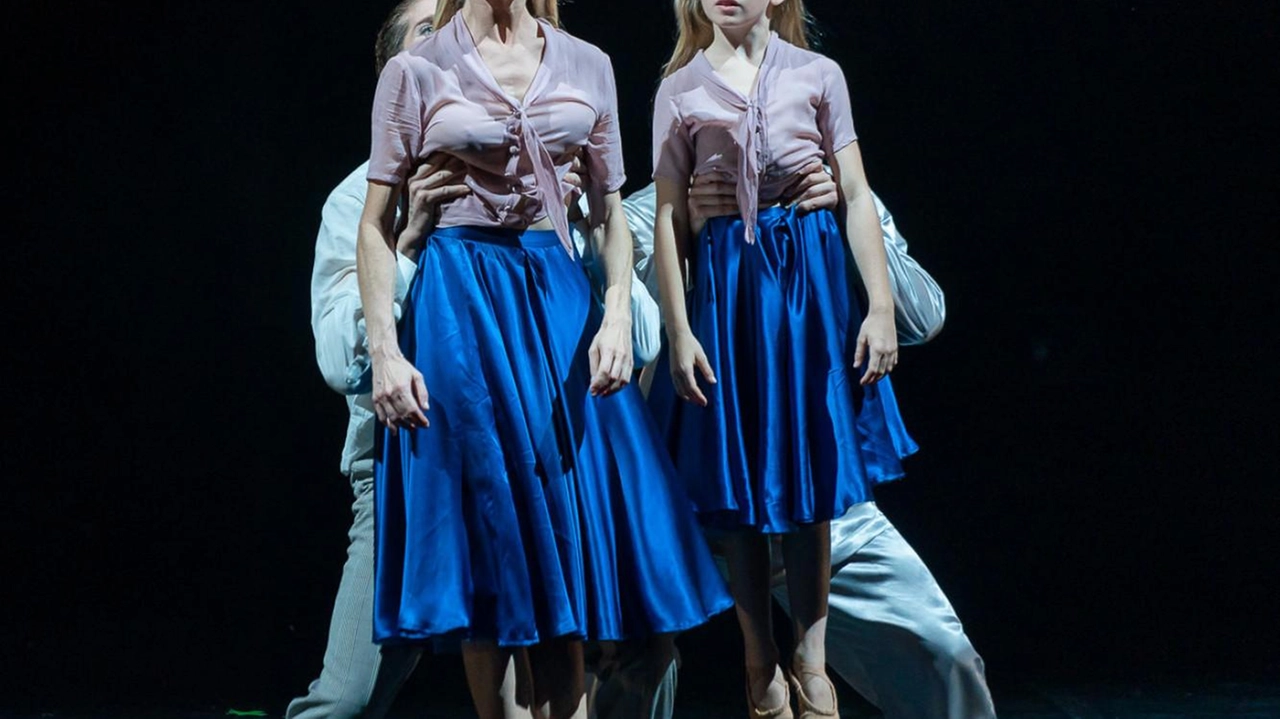 Eleonora Abbagnato con la figlia Julia Balzaretti durante lo spettacolo ’Giulietta’ di scena sabato al Guglielmi Eleonora Abbagnato con la figlia Julia Balzaretti durante lo spettacolo ’Giulietta’ di scena sabato al Guglielmi