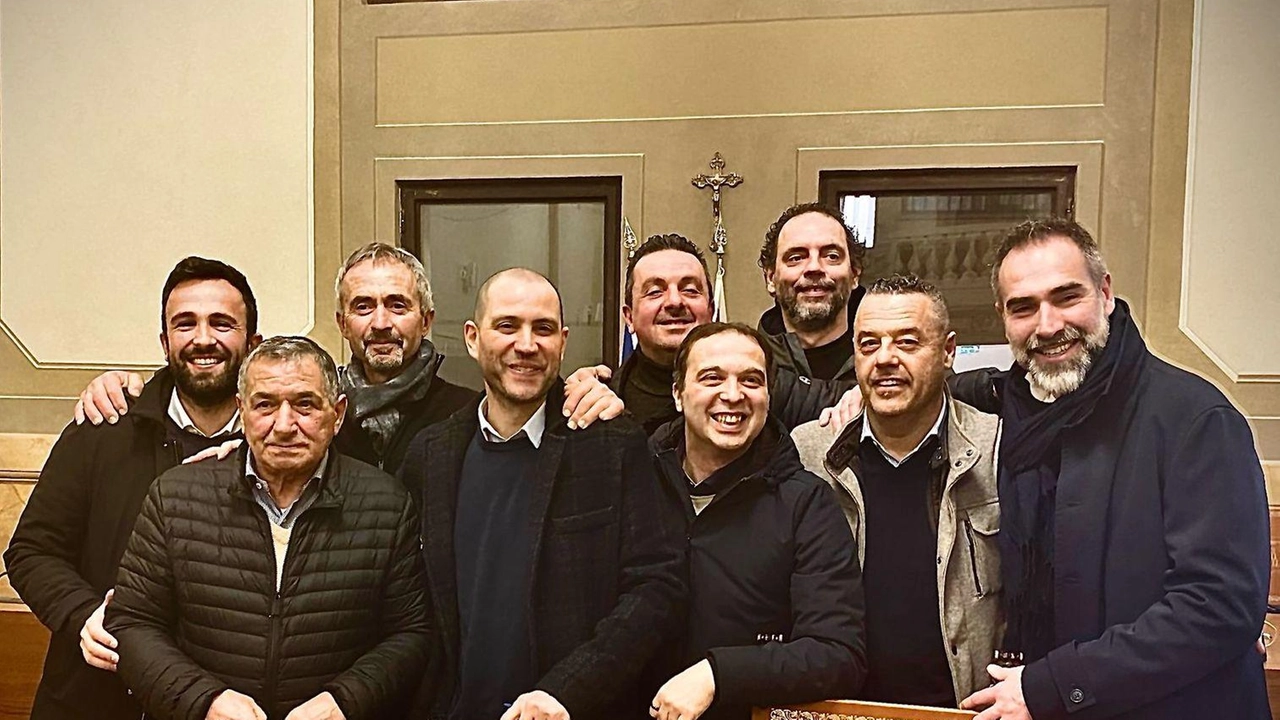 Domenica scorsa a Montevarchi è stato presentato «La rovescio in provincia», il libro scritto dall’autore montevarchino Gianni Sereni Domenica scorsa a Montevarchi è stato presentato «La rovescio in provincia», il libro scritto dall’autore montevarchino Gianni Sereni