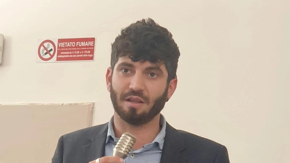 Gregorio Stiavelli spera nella chiamata, ma l’articolo 45 del Tuel non chiarisce questo caso particolare: il seggio che. rimanga vacante, è attribuito al candidato che nella medesima lista segue l’ultimo eletto» Gregorio Stiavelli spera nella chiamata, ma l’articolo 45 del Tuel non chiarisce questo caso particolare: il seggio che. rimanga vacante, è attribuito al candidato che nella medesima lista segue l’ultimo eletto»