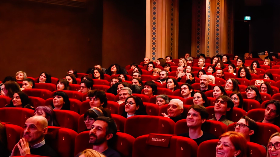 Gente al cinema(foto di archivio) Gente al cinema(foto di archivio)