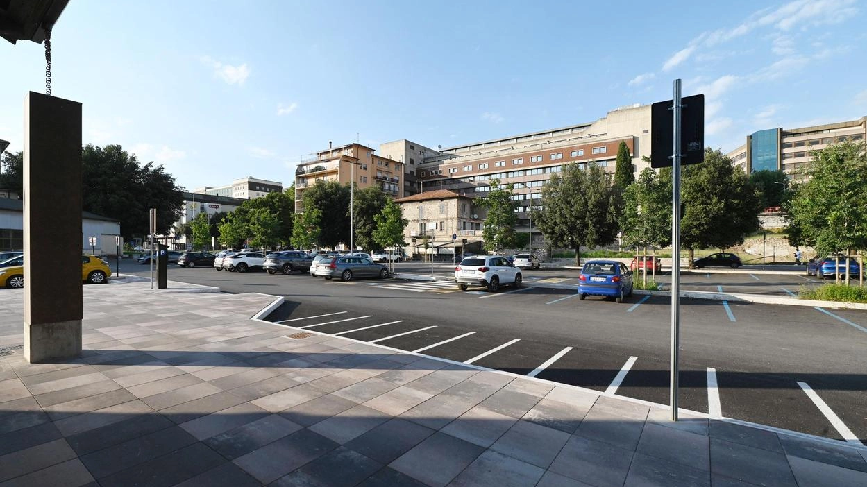È aperto il nuovo parcheggio ex Metropark, adiacente alla stazione ferroviaria di Fontivegge. Uno spazio pensato per chi utilizza il... È aperto il nuovo parcheggio ex Metropark, adiacente alla stazione ferroviaria di Fontivegge. Uno spazio pensato per chi utilizza il...