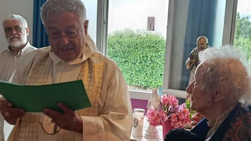 Festa, spiritualità e affetto condiviso. Così gli ospiti della Residenza Margherita di Paperino Prato hanno vissuto, sabato, la Giornata Mondiale... Festa, spiritualità e affetto condiviso. Così gli ospiti della Residenza Margherita di Paperino Prato hanno vissuto, sabato, la Giornata Mondiale...