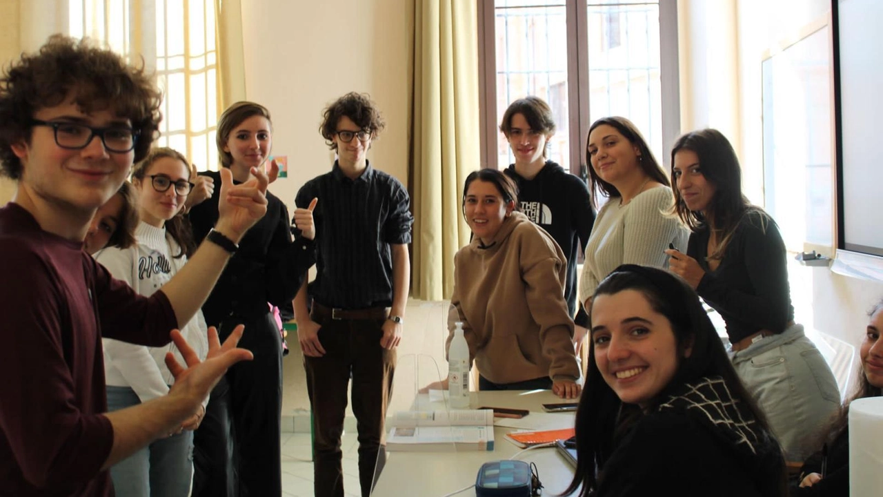Studenti del Classico: a. partire da martedì 19 novembre, il liceo. Galilei di Pisa terrà un ciclo di conferenze dal nome «Ore d’arte» Studenti del Classico: a. partire da martedì 19 novembre, il liceo. Galilei di Pisa terrà un ciclo di conferenze dal nome «Ore d’arte»