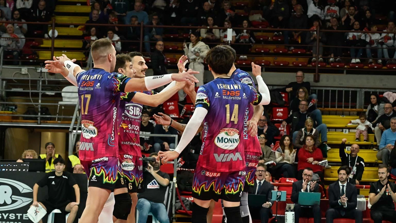 I tifosi della Sir Sicoma Monini Perugia si preparano per la final four di Champions League a Lodz, Polonia, dal 16 al 18 maggio. I tifosi della Sir Sicoma Monini Perugia si preparano per la final four di Champions League a Lodz, Polonia, dal 16 al 18 maggio.