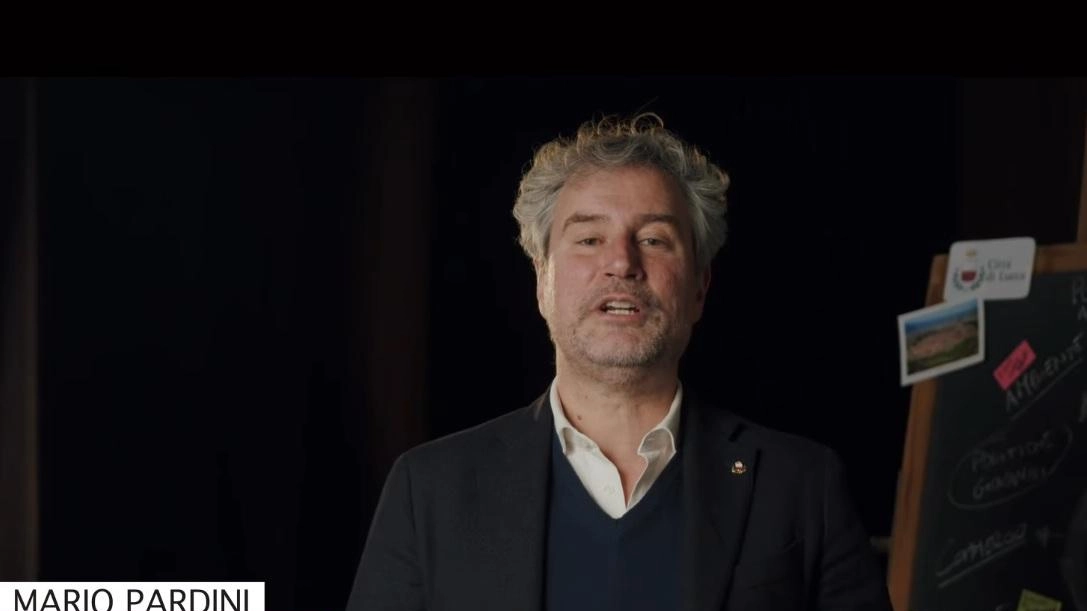 Un frame del video del sindaco Pardini sui mille giorni di amministrazione comunale Un frame del video del sindaco Pardini sui mille giorni di amministrazione comunale