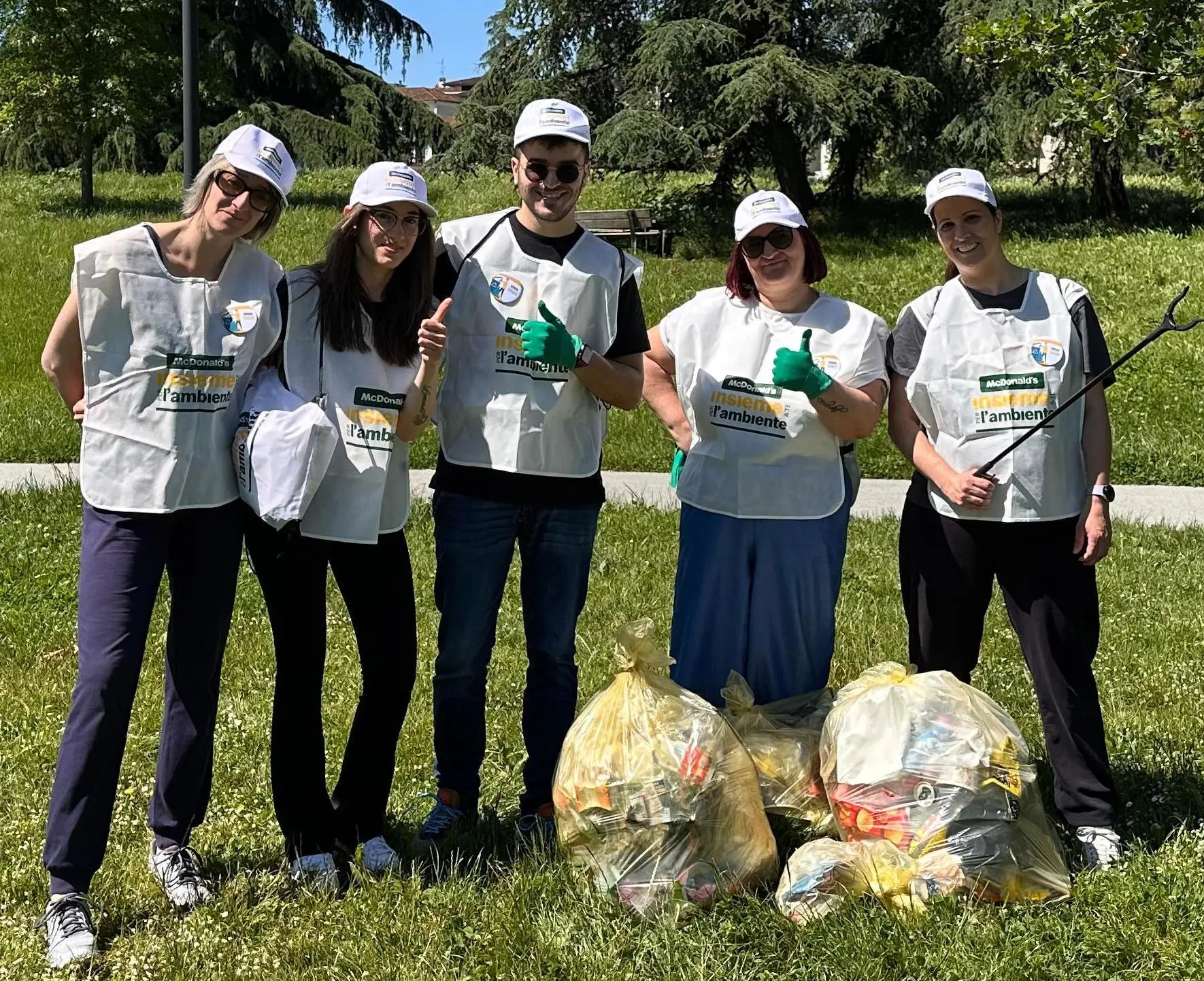 Raccolti 15 kg di rifiuti abbandonati