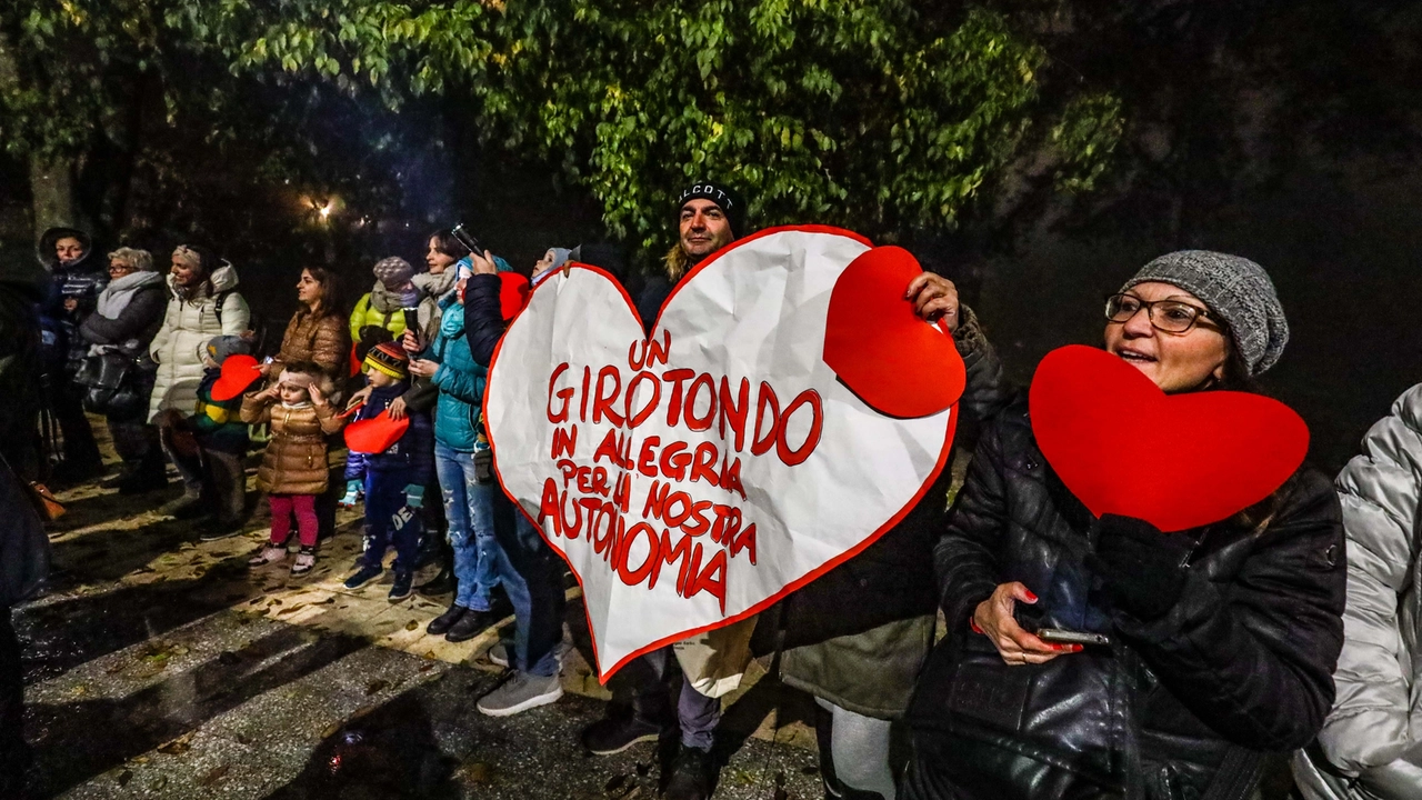 Uno dei tanti slogan coniati per salvare il Gonnelli dall’accorpamento (foto Tommaso Gasperini/Germogli) Uno dei tanti slogan coniati per salvare il Gonnelli dall’accorpamento (foto Tommaso Gasperini/Germogli)