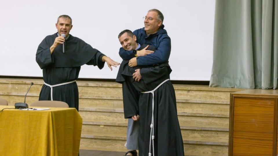 Assisi diventa capitale dei giovani Francescani di tutto il mondo Assisi diventa capitale dei giovani Francescani di tutto il mondo