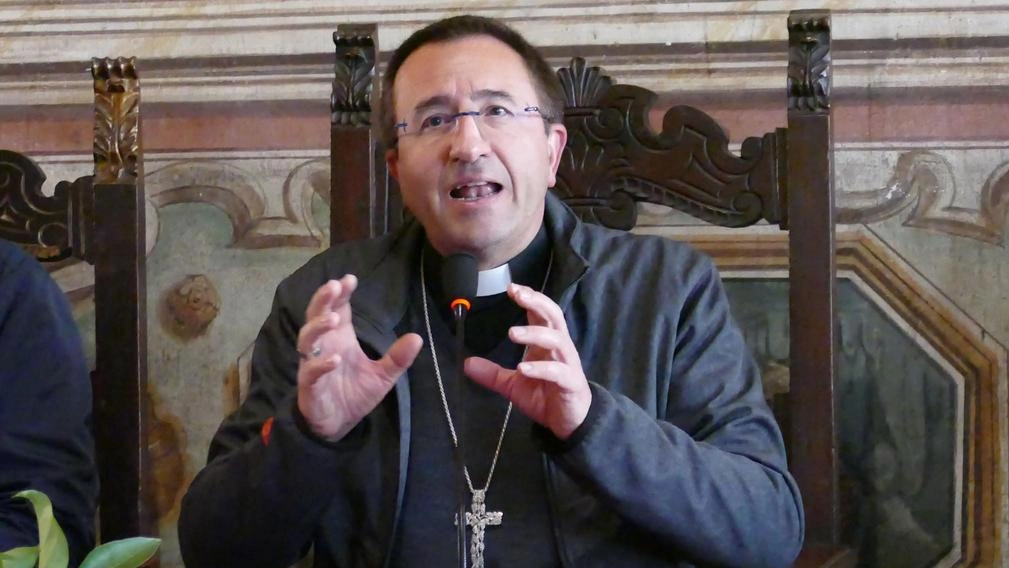 Il vescovo Andrea Migliavacca ha presentato i luoghi simboli del Giubileo nella diocesi L’avvio il 28 dicembre Il vescovo Andrea Migliavacca ha presentato i luoghi simboli del Giubileo nella diocesi L’avvio il 28 dicembre