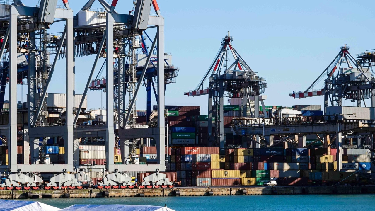 Il porto della Spezia. Dalla community ok all’agenzia nazionale di coordinamento Il porto della Spezia. Dalla community ok all’agenzia nazionale di coordinamento