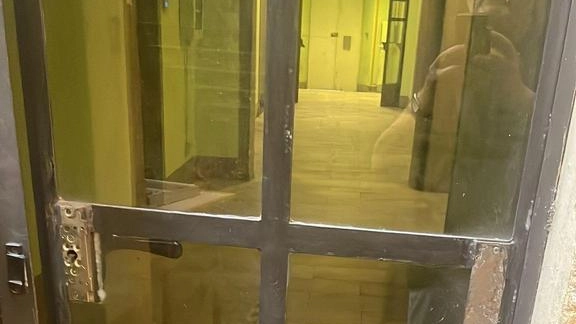 Liceo classico Galileo, ancora un furto. Forzata nella notte una porta sul retro