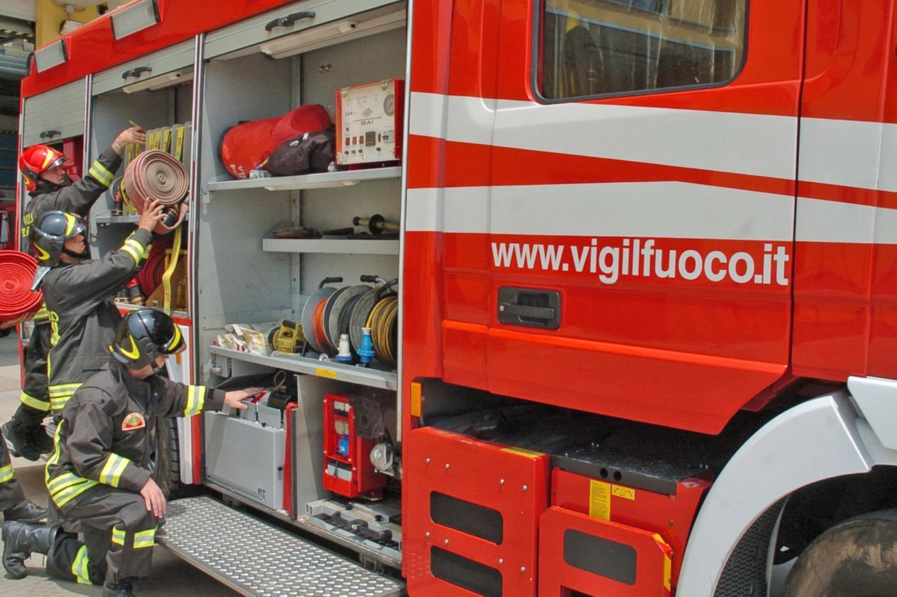 L’intervento dei vigili del fuoco ha permesso di contenere i danni