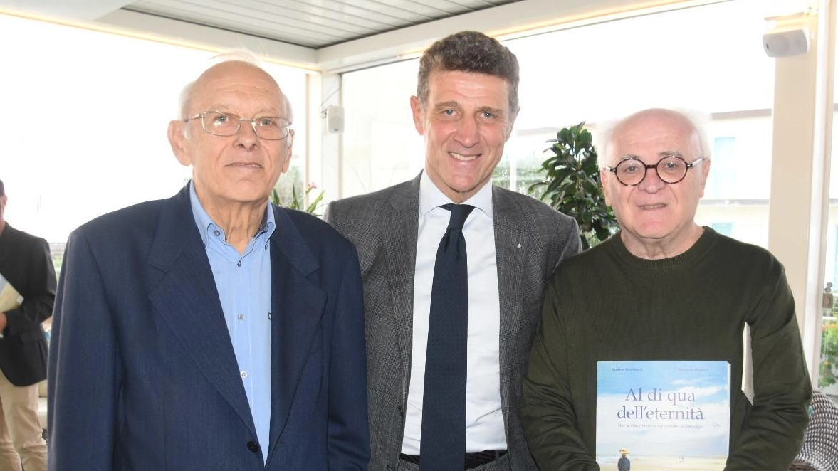 Viareggio: presentato libro "Al di qua dell’eternità" sui cimiteri della città, testimonianza storica di oltre 250 vite. Viareggio: presentato libro "Al di qua dell’eternità" sui cimiteri della città, testimonianza storica di oltre 250 vite.