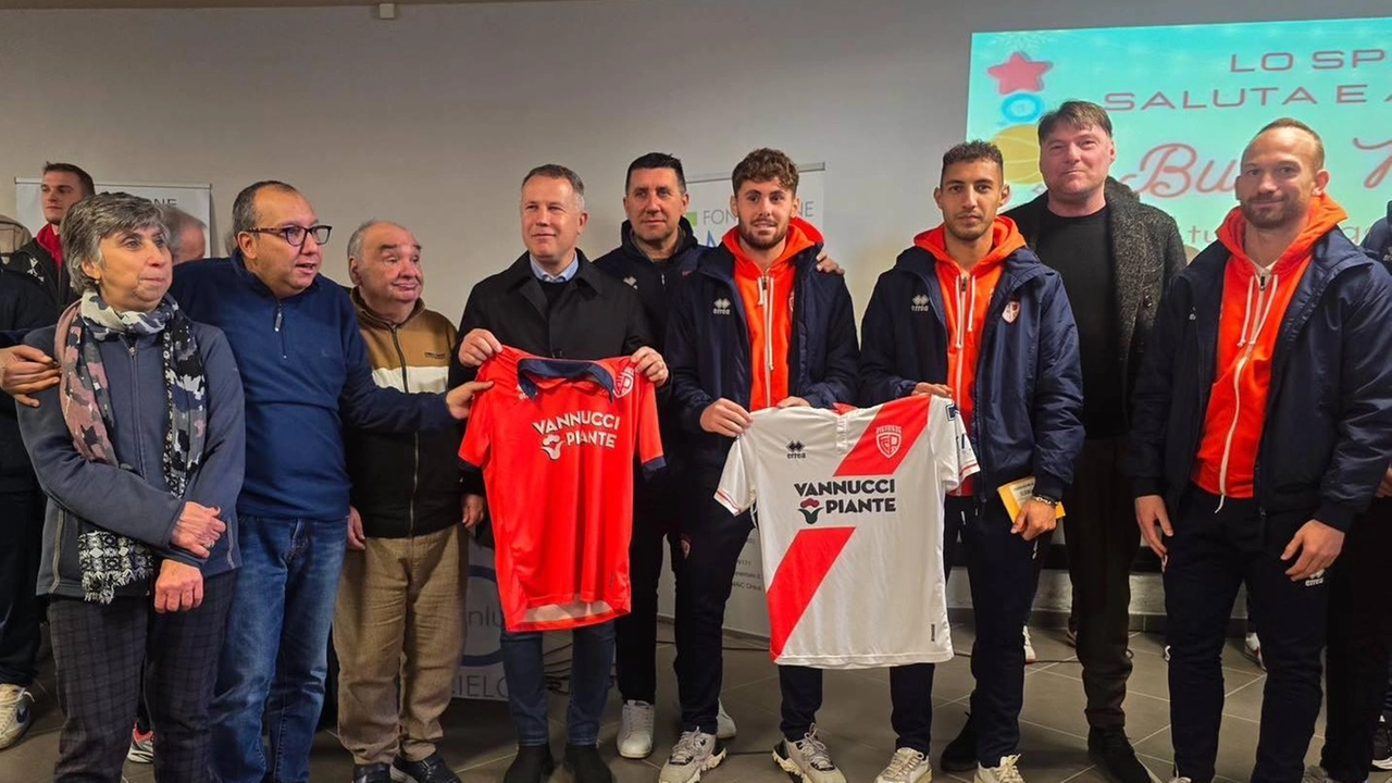 PISTOIA L’incontro annuale in vista delle festività natalizie tra il mondo dello sport pistoiese ed i ragazzi della Fondazione Maic si... PISTOIA L’incontro annuale in vista delle festività natalizie tra il mondo dello sport pistoiese ed i ragazzi della Fondazione Maic si...
