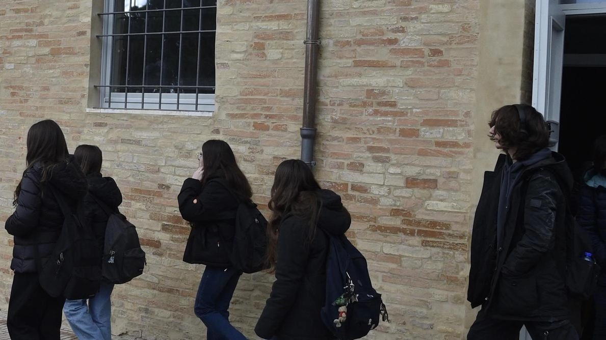 Lions e Protezione Civile nelle scuole: al via il ’service’ dei Lions Club della Zona 14 a La Spezia. Nei...