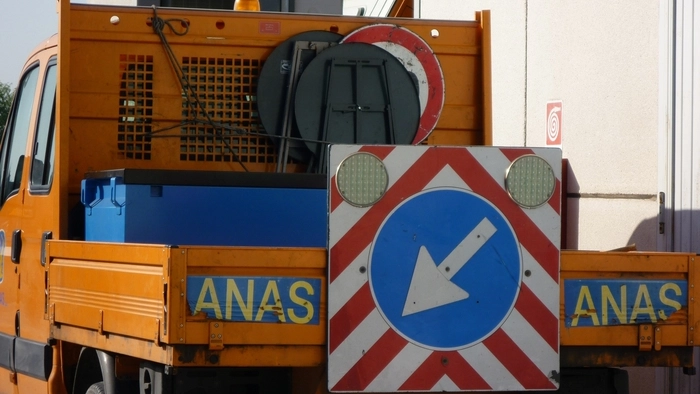 Un mezzo dell'Anas (foto Ansa di repertorio)