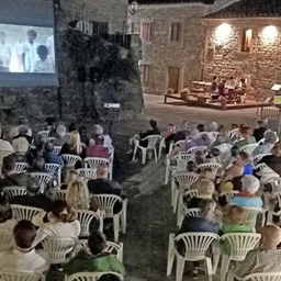 Il cinema in piazza chiude l’estate di Raggiolo