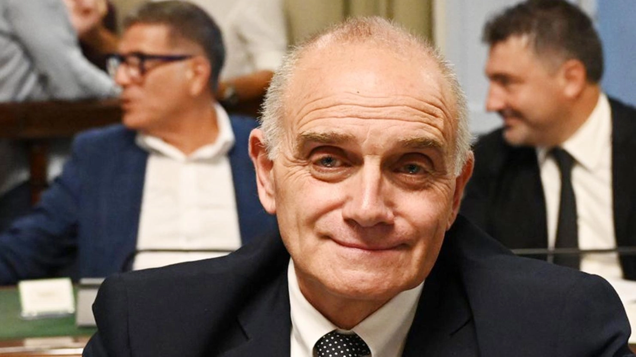 Il rientro del sindaco oggi a Palazzo Orsetti dovrebbe coincidere con l’attesa nomina in giunta. Incertezza sul nome proposto dalla Lega: Pasquinelli, Azzarà, Fagnani, Bartolomei o un esterno?. Il rientro del sindaco oggi a Palazzo Orsetti dovrebbe coincidere con l’attesa nomina in giunta. Incertezza sul nome proposto dalla Lega: Pasquinelli, Azzarà, Fagnani, Bartolomei o un esterno?.
