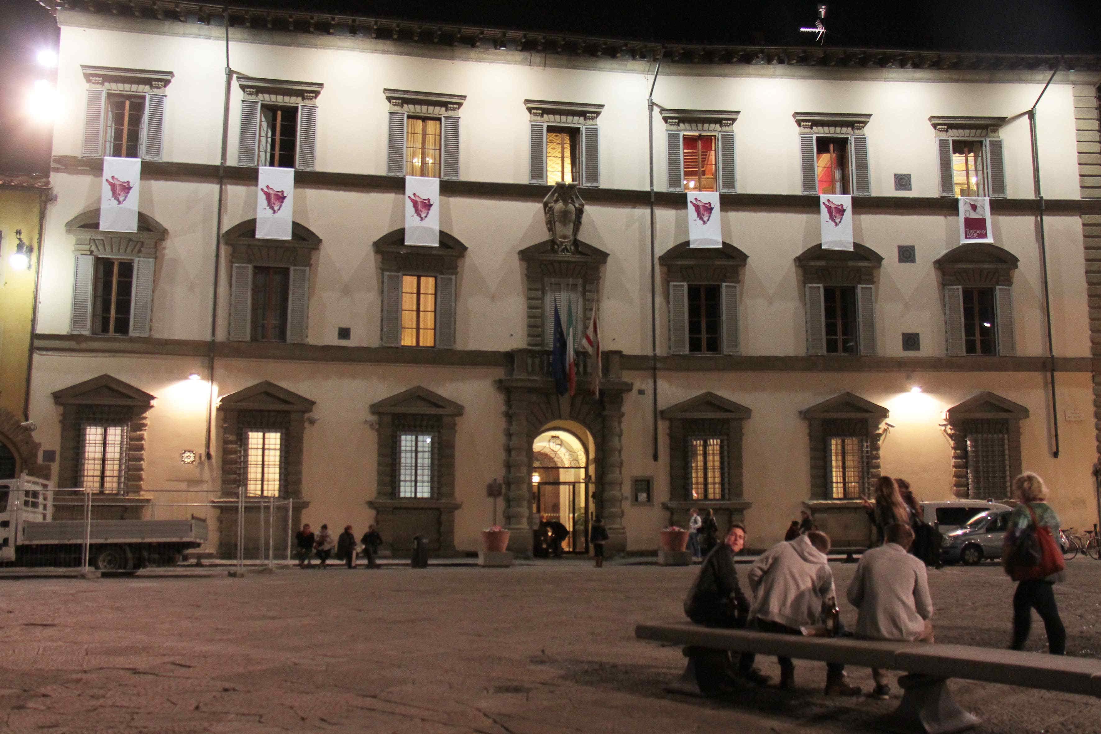 Agrofutura, spazio alla bellezza: visite a Palazzo Strozzi Sacrati. E il festival diventa anche Storia Agrofutura, spazio alla bellezza: visite a Palazzo Strozzi Sacrati. E il festival diventa anche Storia
