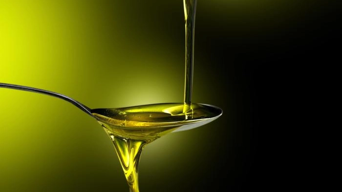 Olio extravergine di oliva (Foto Ansa) Olio extravergine di oliva (Foto Ansa)