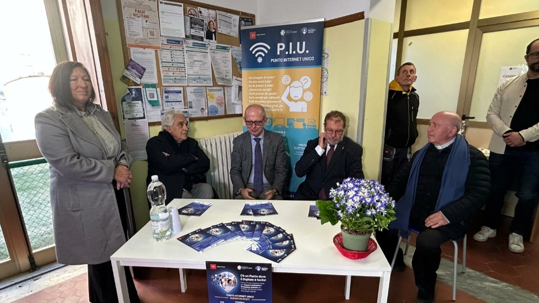 Firenze, inaugurato il nuovo Punto Digitale Facile della Caritas