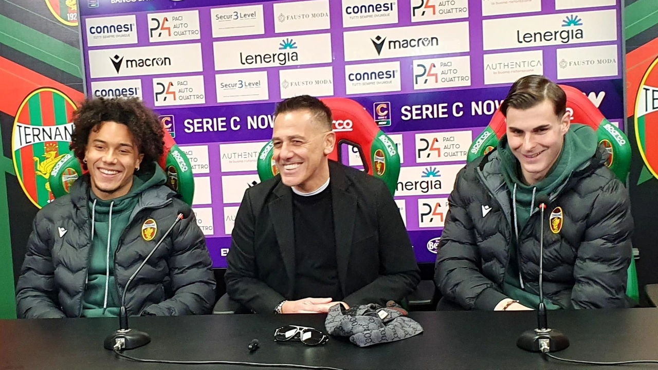 Il presidente Stefano D’Alessandro alla presentazione dei nuovi rossoverdi