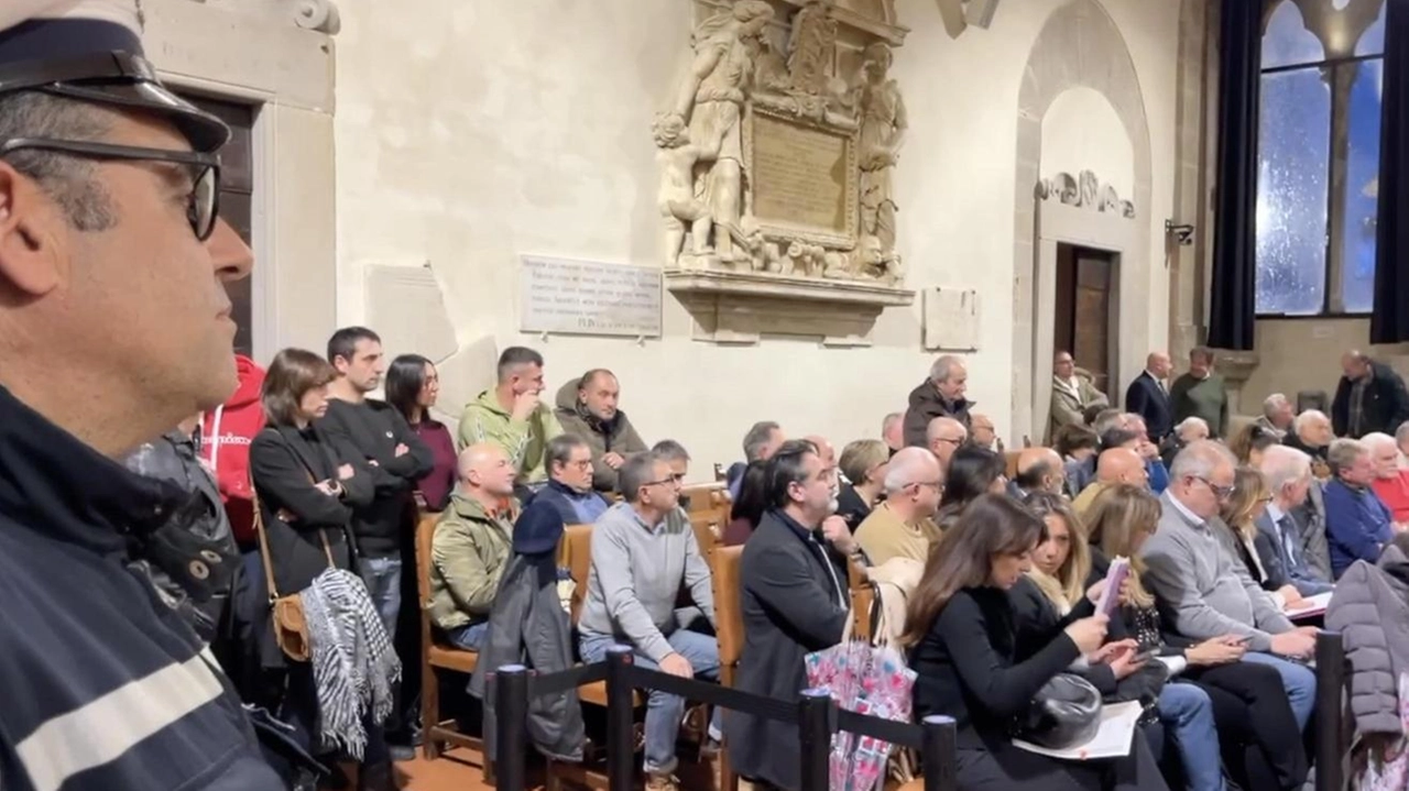 Aula gremita per il Conisglio comunale aperto e monotematico Aula gremita per il Conisglio comunale aperto e monotematico