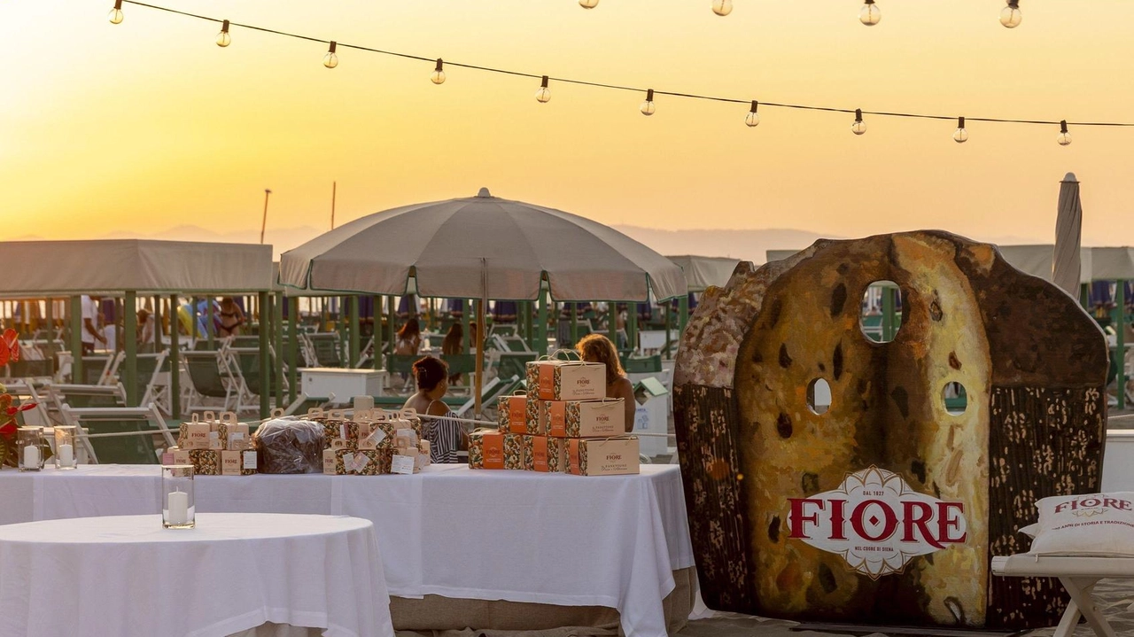 La Versilia ha rilanciato con il panettone d’estate al Bagno Silvio La Versilia ha rilanciato con il panettone d’estate al Bagno Silvio