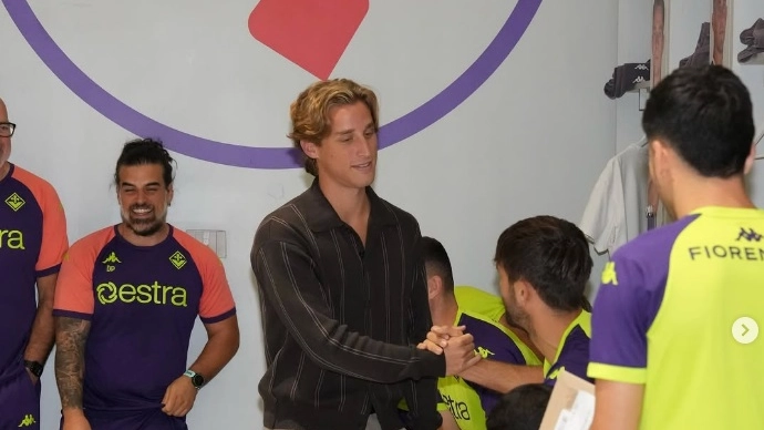 Un momento della visita di Bove al Violla Park (da Acf Fiorentina)